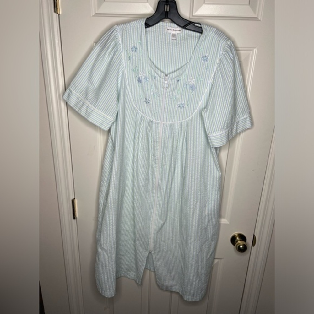 Miss Elaine Nightgown, Medium